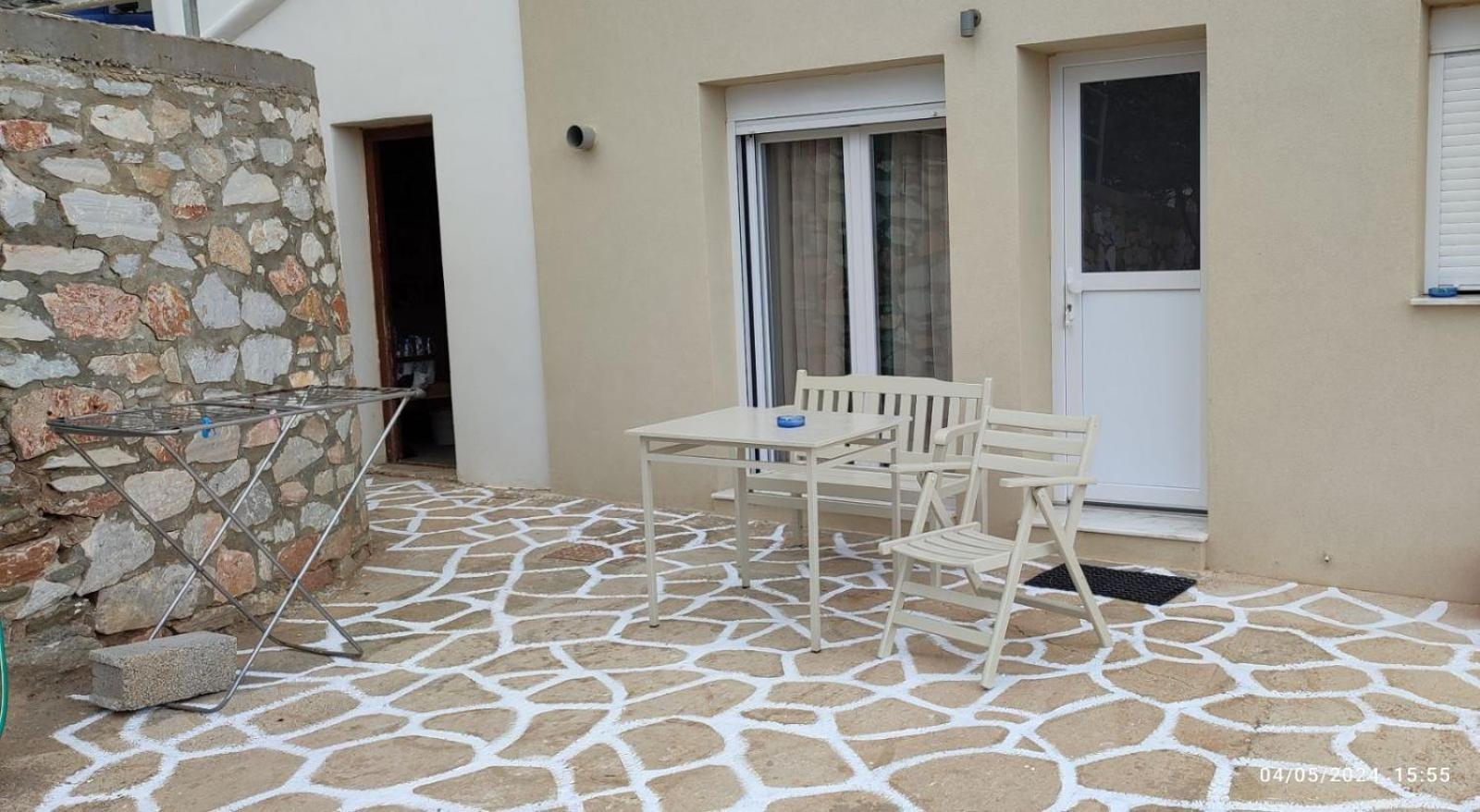 White Lotus Seaside Apartment Kini Exterior photo